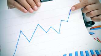 Economic growth chart | Juan Moyano/Dreamstime.com